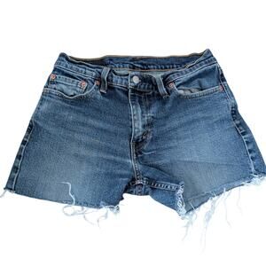 Women's Levi's 30 Waist Mid Rise Mom Jean Shorts Distressed Raw Hem Line Denim
